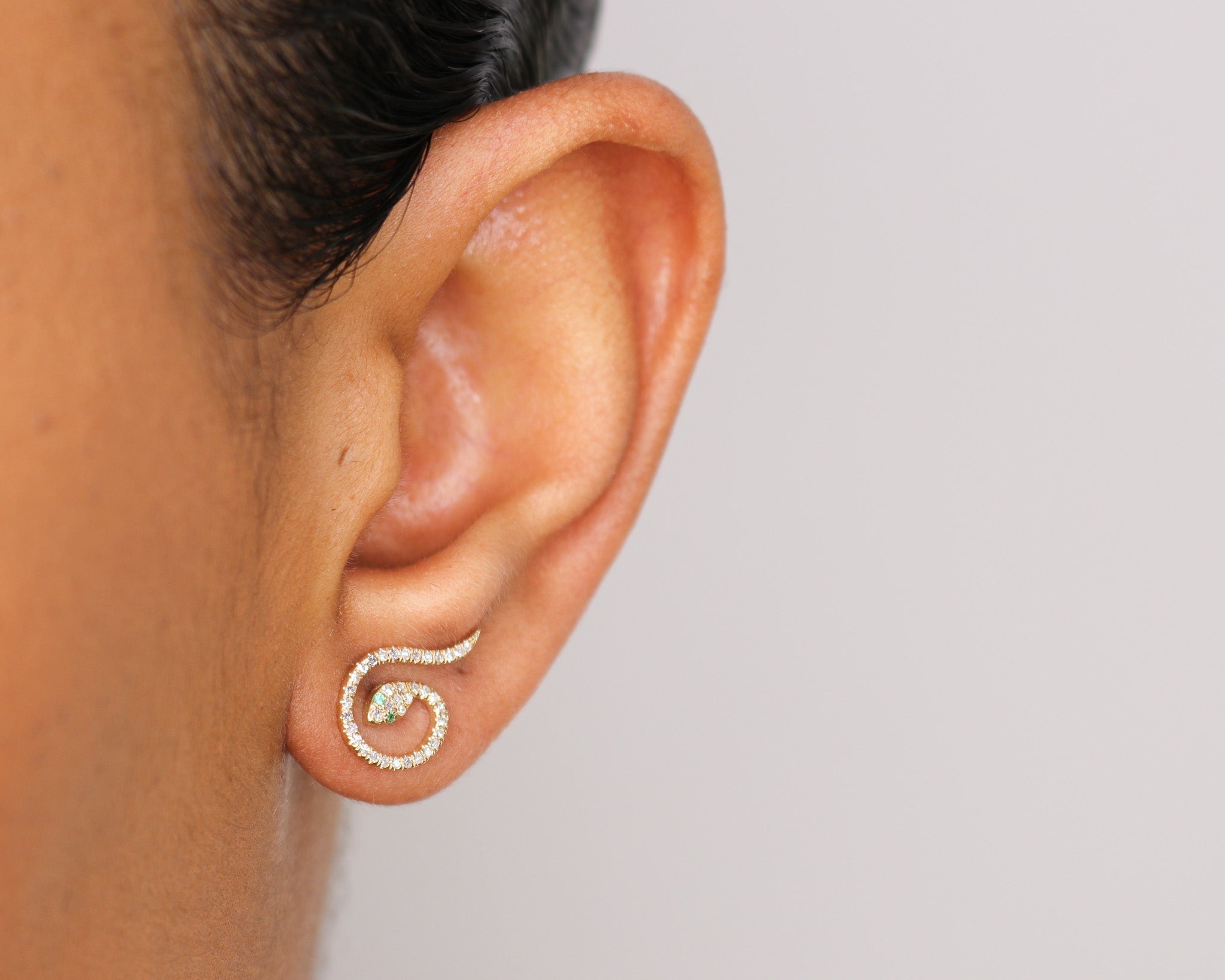 14K Emerald Snake Stud Earrings - Nolita