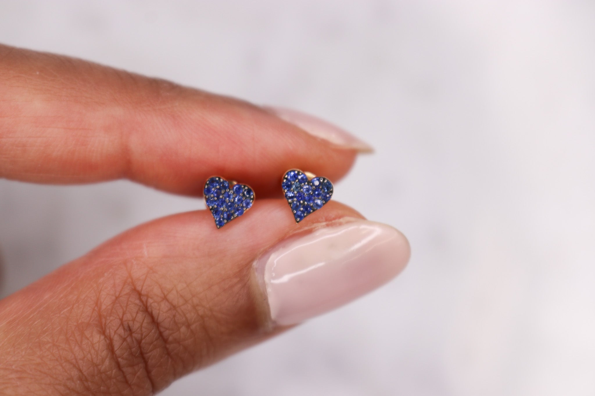 14K Sapphire Heart Stud Earrings - Nolita