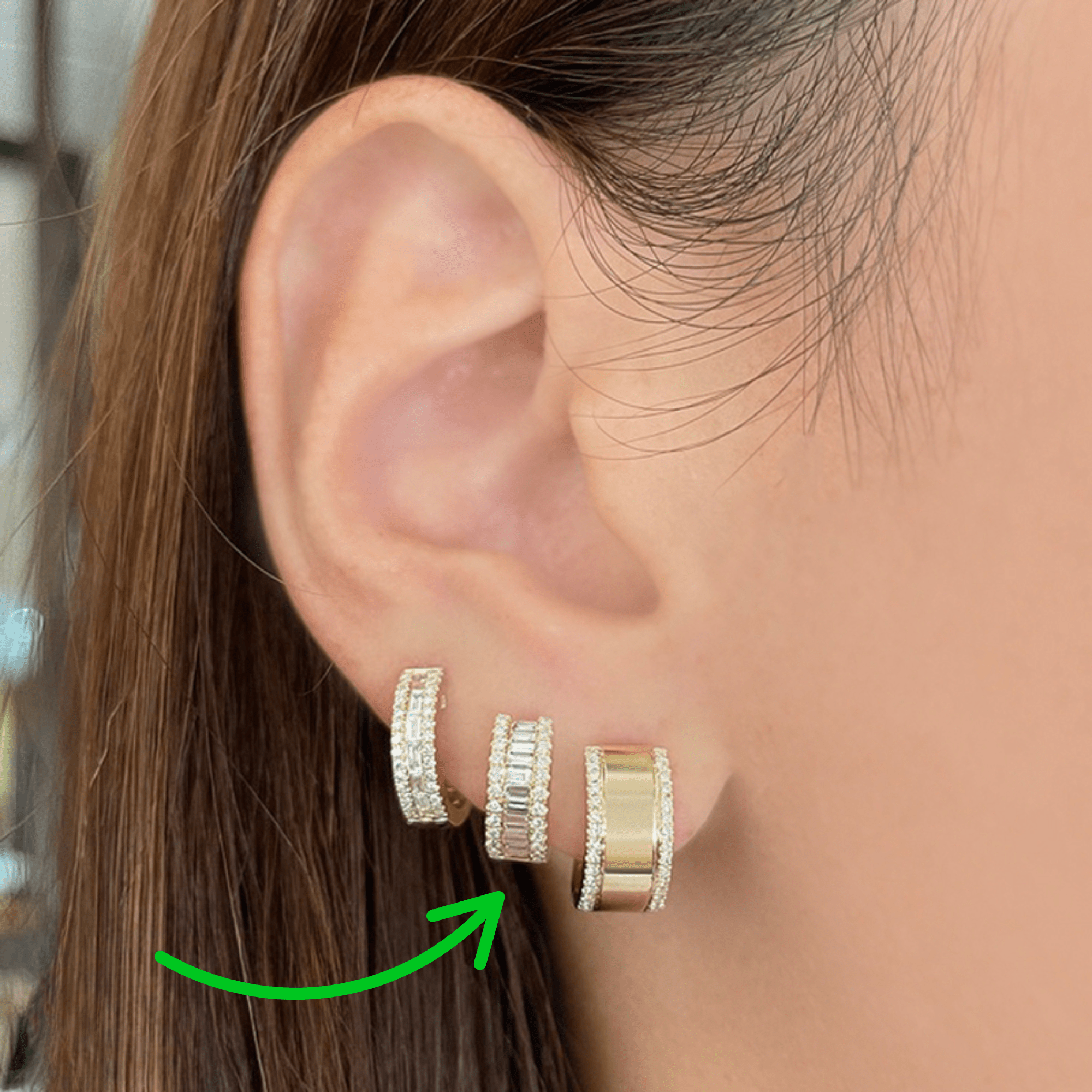 14k Baguette Diamond Huggie Earrings - Nolita